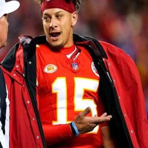 KC Chiefs Sideline Cape Coat