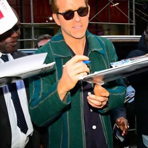 Street Style 2025 Ryan Reynolds Green Striped Jacket